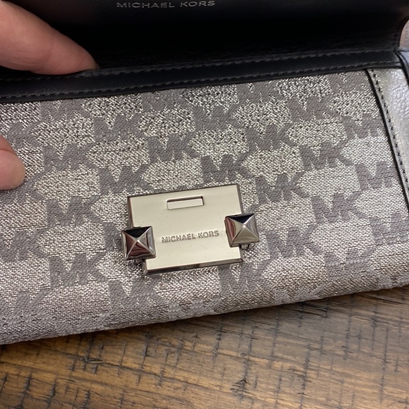 Michael Kors Whitney Backpack and Carry All Wallet NWT - Picture 7 of 12